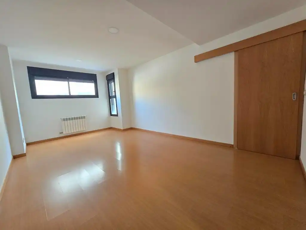 Wohnung zur Miete in Valdemoro mit Heizung, Parkett und Ofen