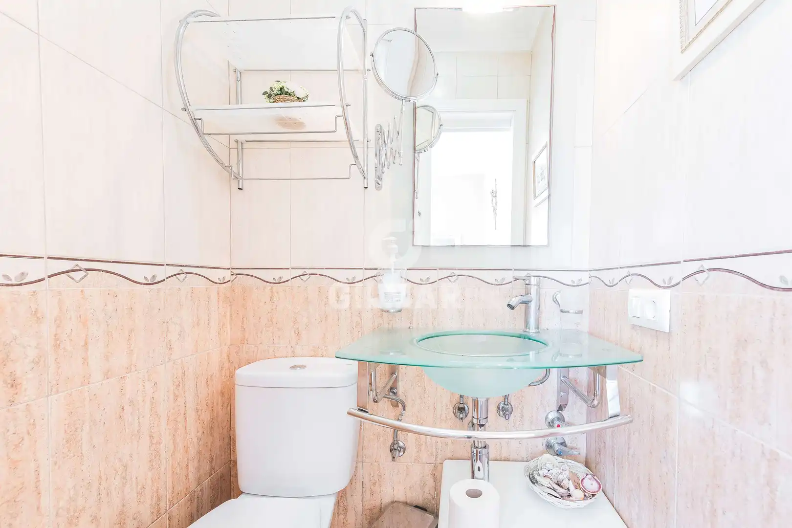 Bathroom of Flat for sale in Barbate  with Private garden, Swimming Pool and Balcony