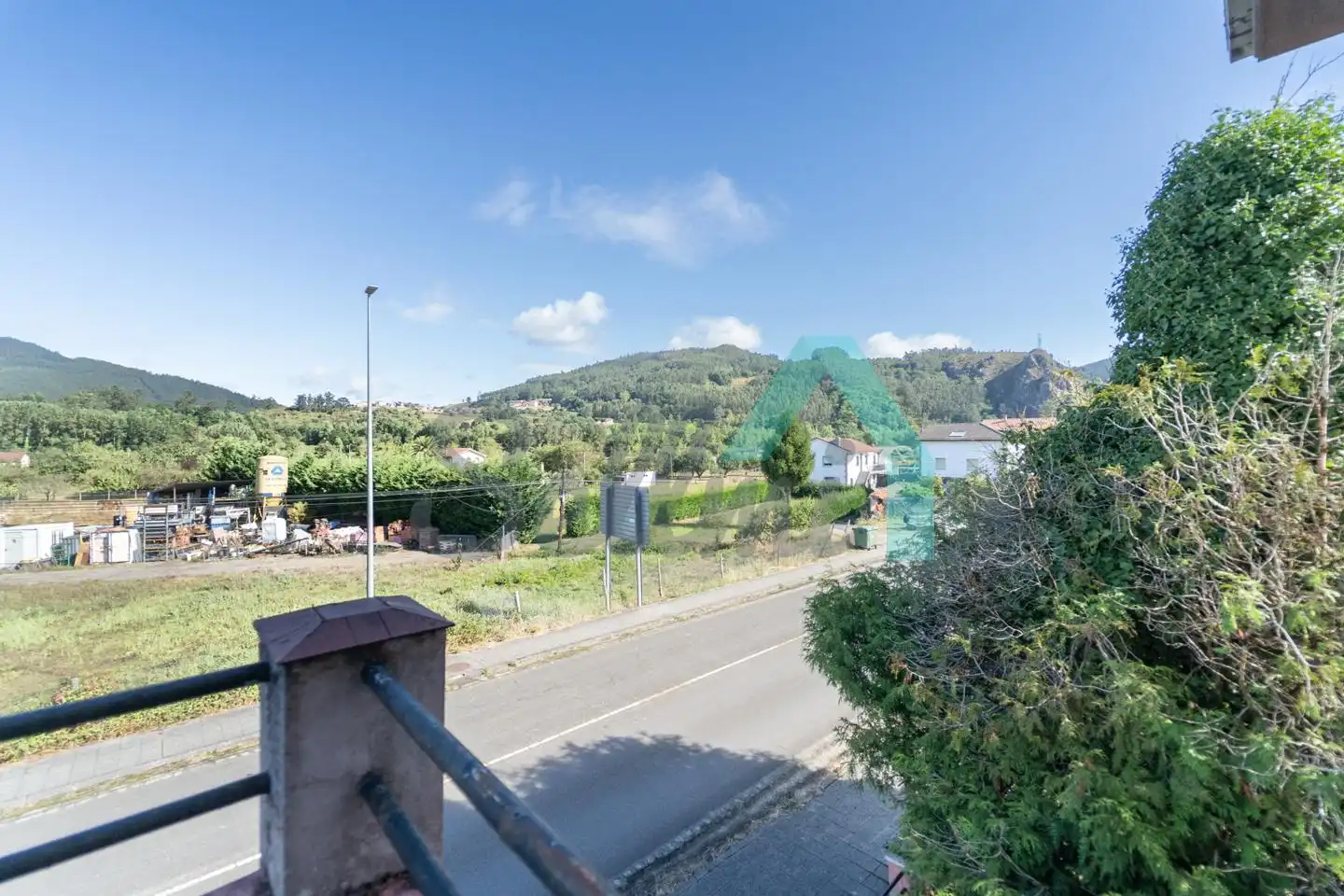 Vista exterior de Casa o chalet en venta en Grado con Calefacción, Jardín privado y Parquet