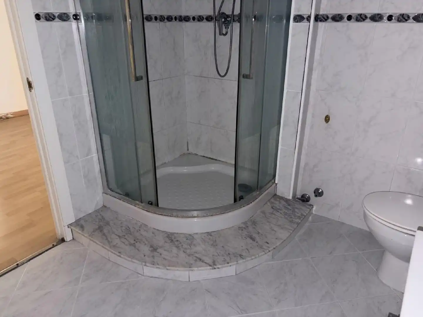 Bany de Pis en venda en La Pobla de Montornès   amb Terrassa