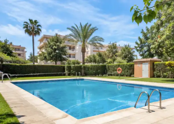 Mini appartamento con piscina in vendita a Via Augusta