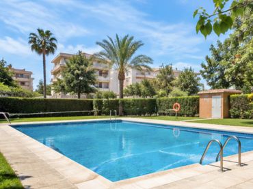 Mini appartamento con piscina in vendita a Via Augusta