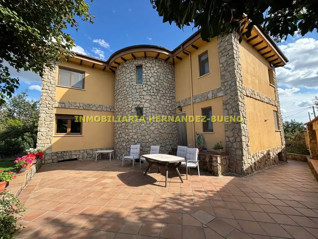 Jardí de Casa o xalet en venda en Sequeros amb Calefacció, Jardí privat i Terrassa