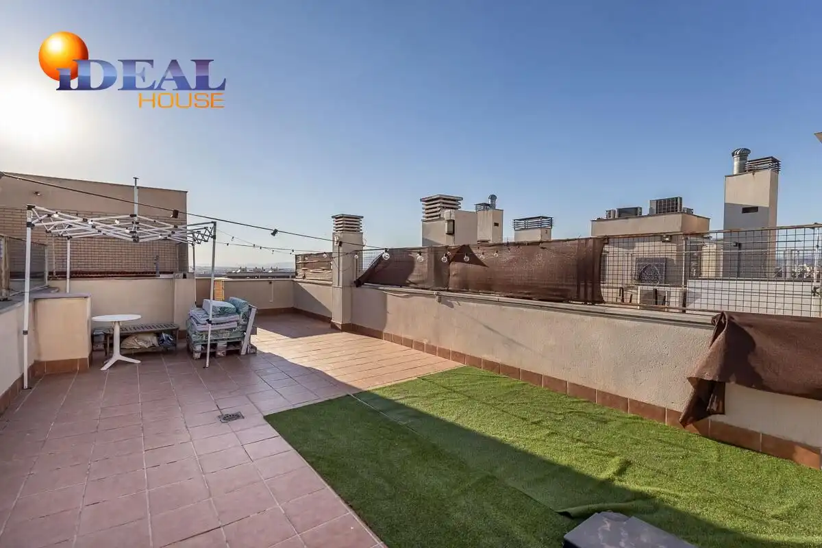 Penthouse mit Pool zum Verkauf in Avenida DE LA ILUSTRACION, imagen 3