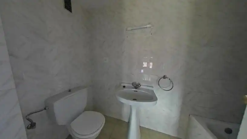 Badezimmer von Büro zum Verkauf in Móra la Nova