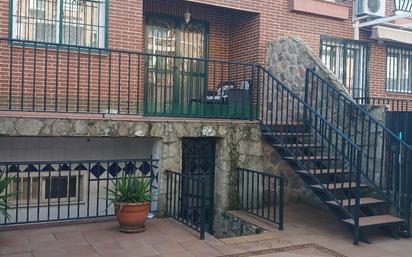 Vista exterior de Casa adosada en venda en Móstoles