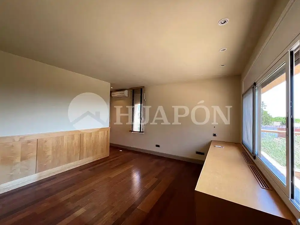 Habitación de Casa o chalet en venta en Alella con Aire acondicionado, Calefacción y Jardín privado