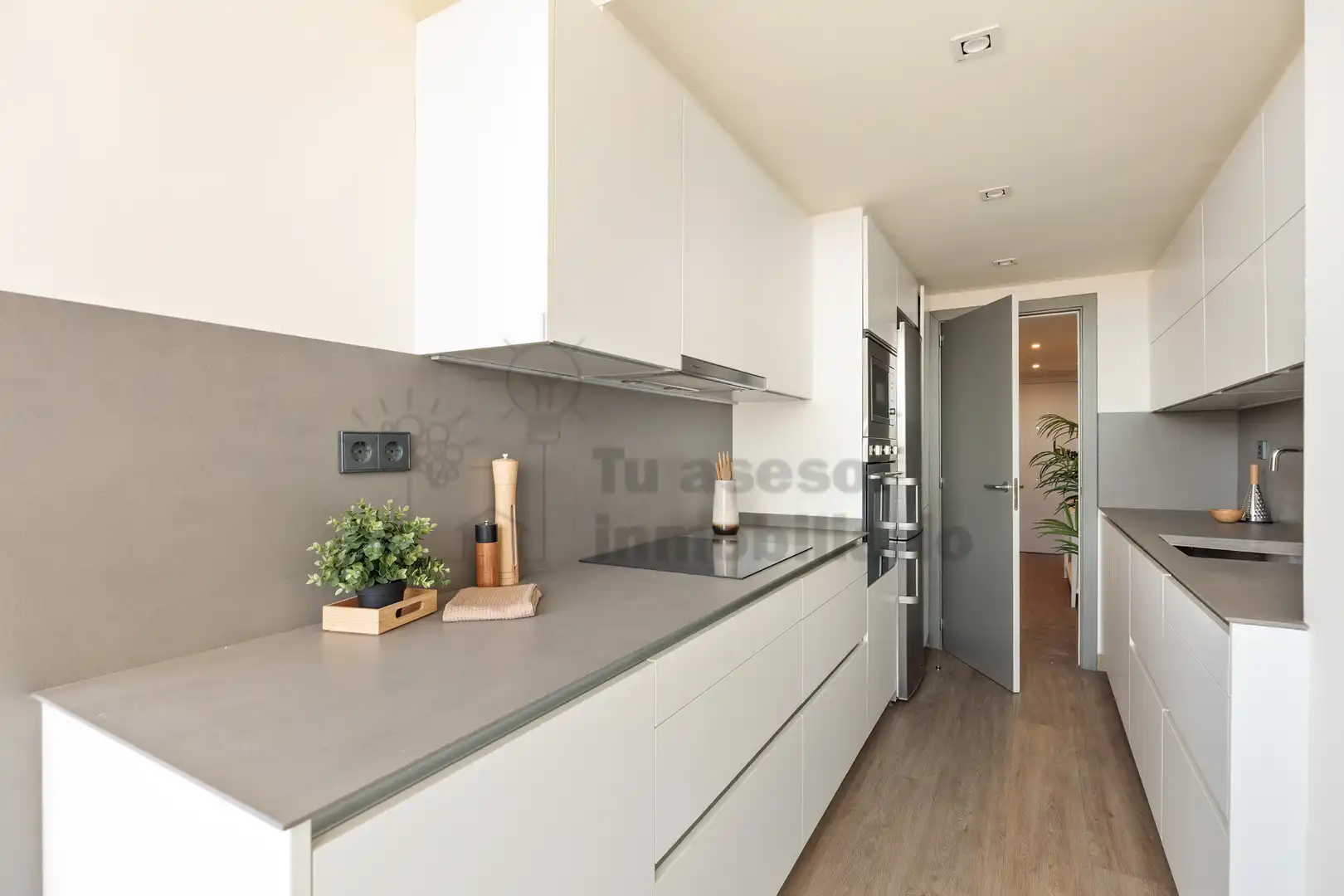 Cocina de Piso en venta en Barcelona con Aire acondicionado, Calefacción y Jardín privado