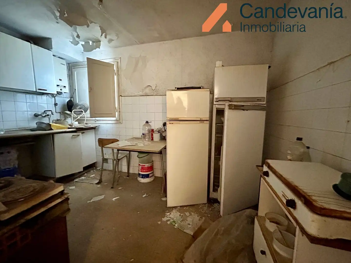 Cocina de Nave industrial en venta en Zuera