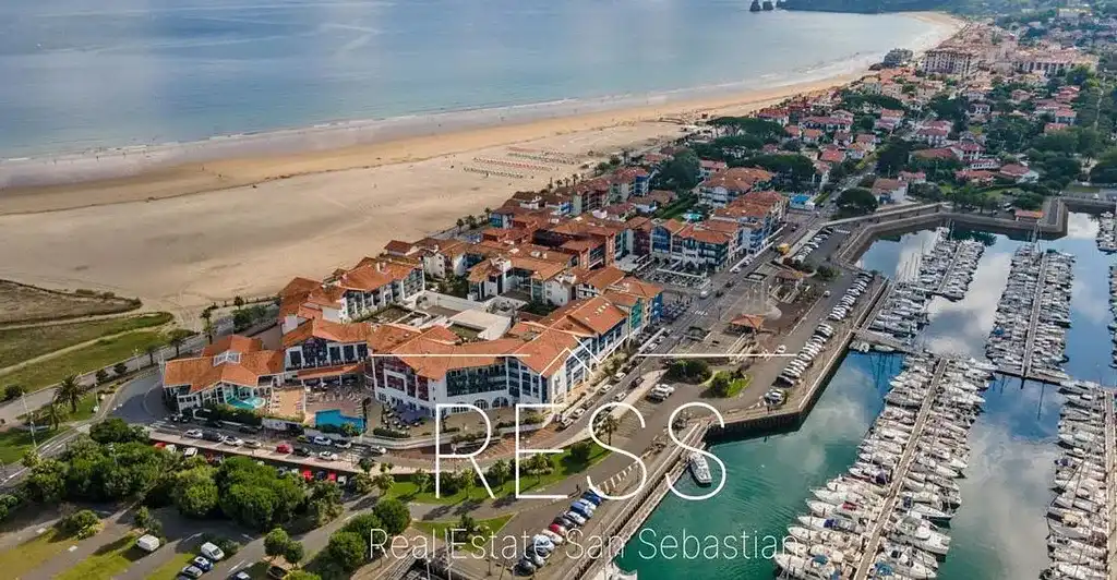 Vista exterior de Apartamento en venta en Hendaye con Amueblado