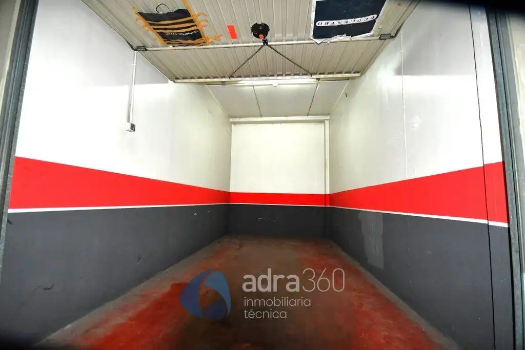 Garage for sale in  Logroño