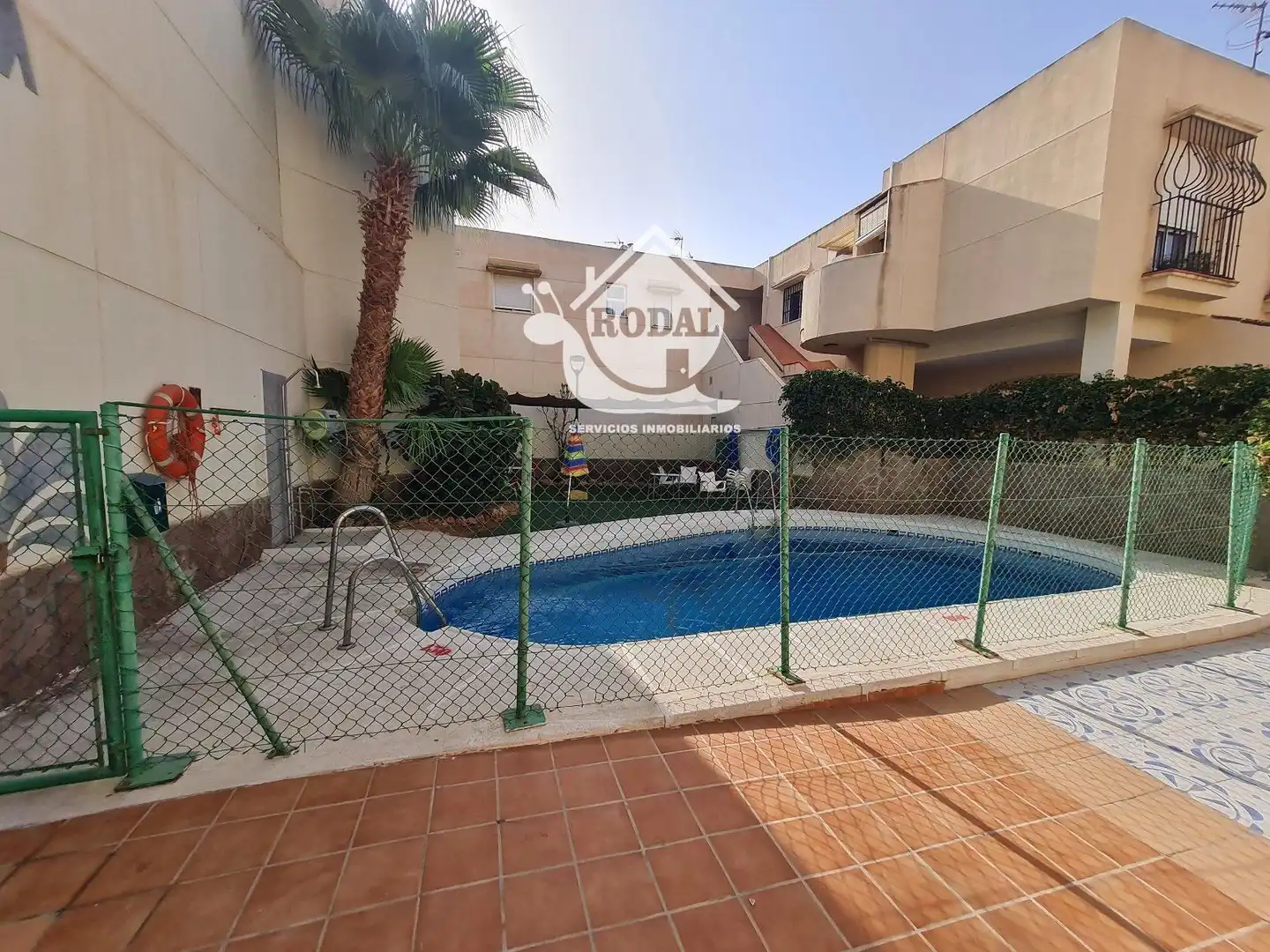Piscina de Casa adosada en venta en Huércal de Almería con Aire acondicionado, Calefacción y Terraza