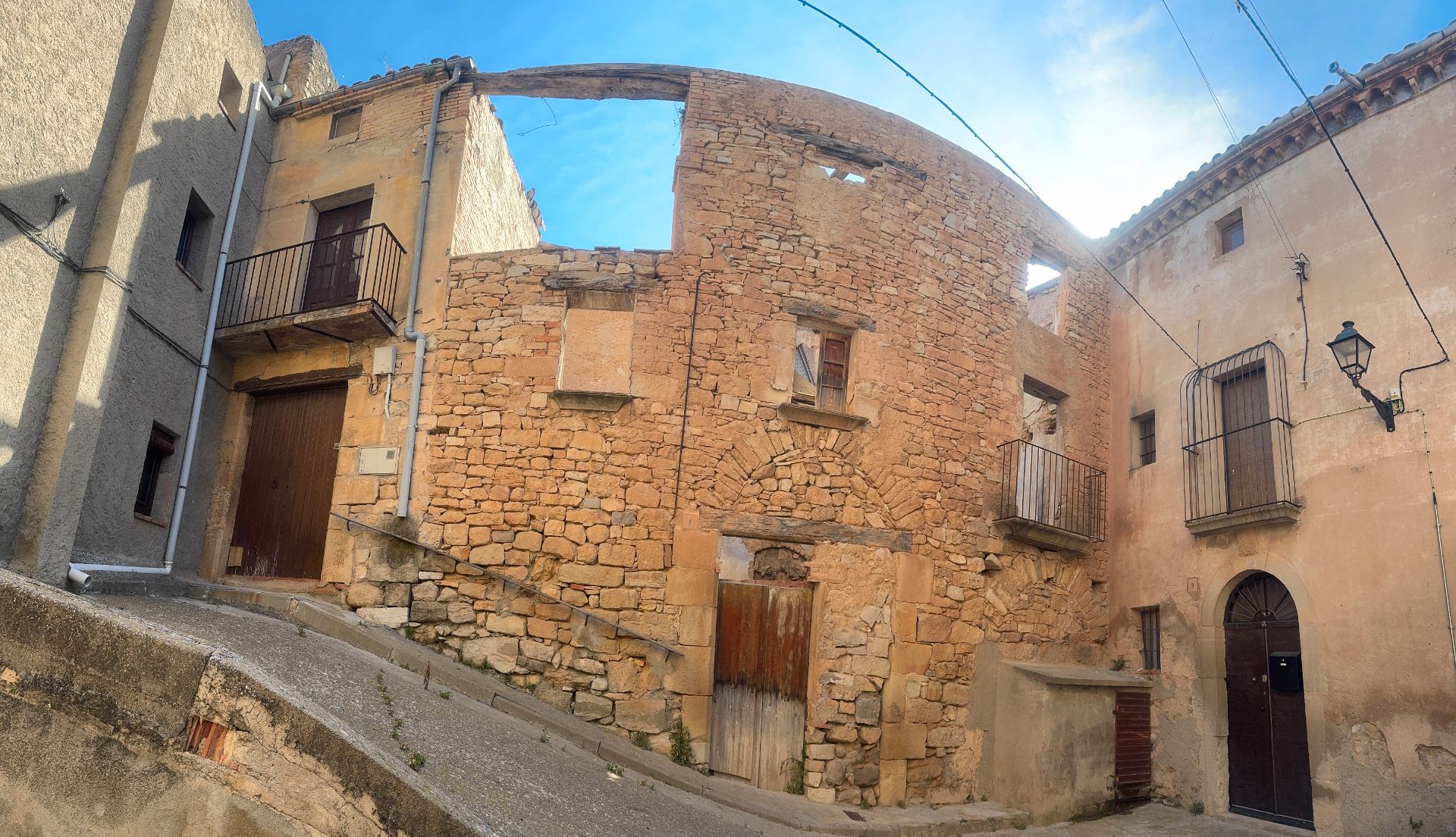Exterior view of Single-family semi-detached for sale in Vallbona de Les Monges