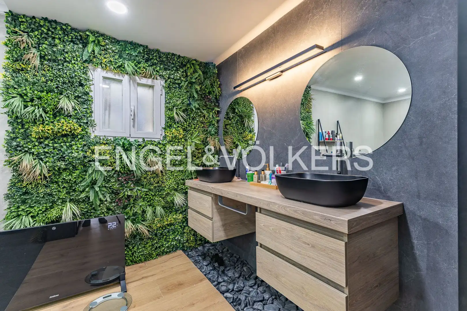 Baño de Casa adosada en venta en Terrassa con Aire acondicionado, Calefacción y Jardín privado