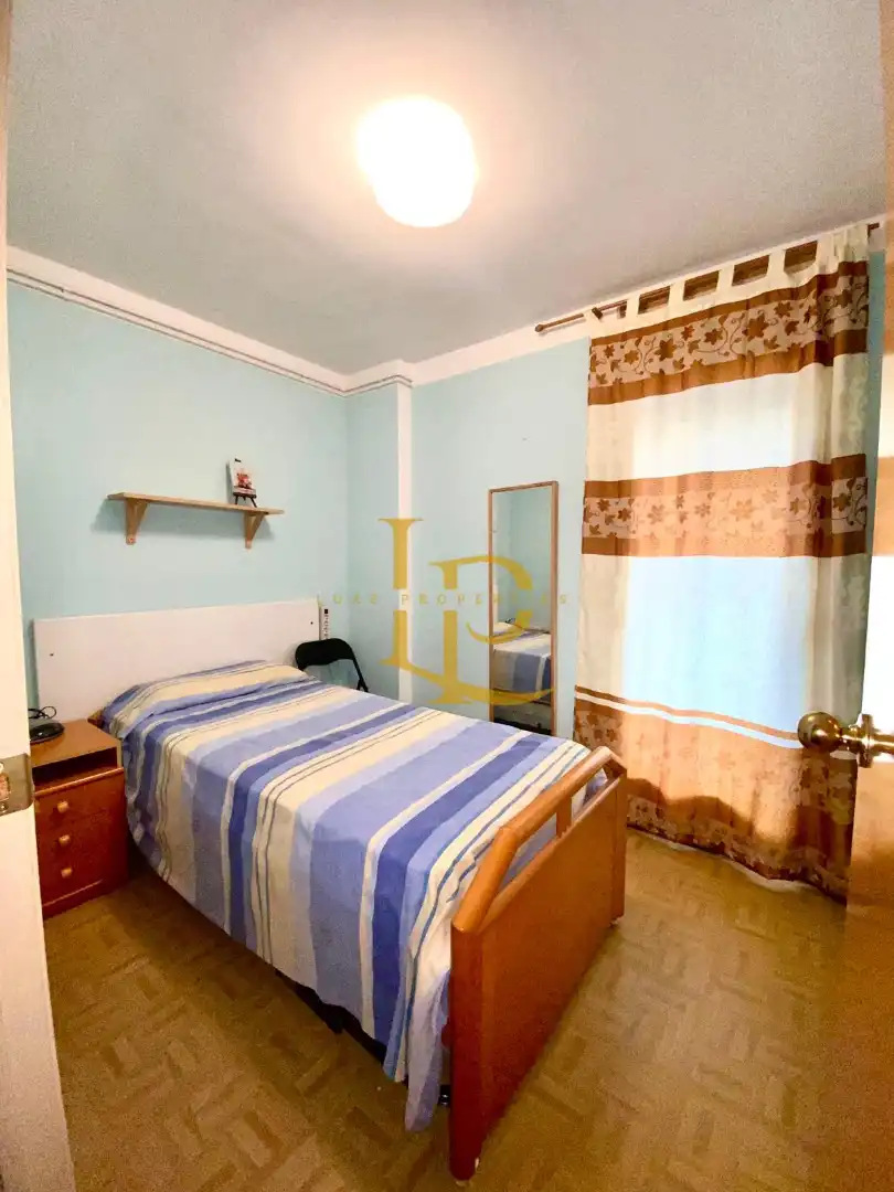 Habitación de Piso en venta en Barcelona con Calefacción, Terraza y Horno