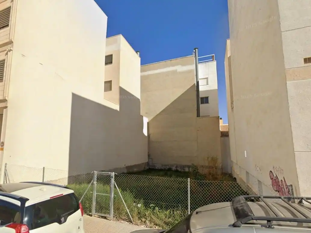 Terreny residencial en venda a Calle DIEGO MONTESINOS