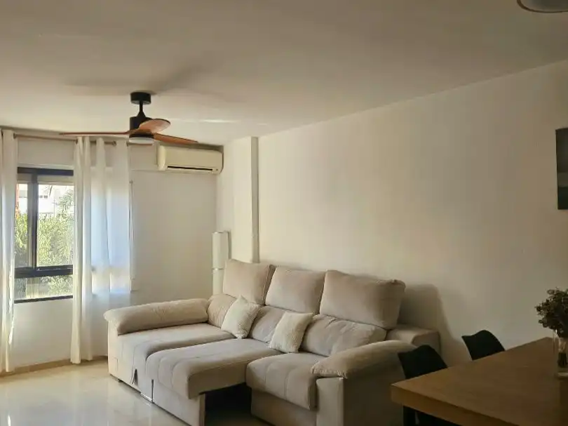 Sala d'estar de Pis en venda en  Valencia Capital amb Aire condicionat i Balcó