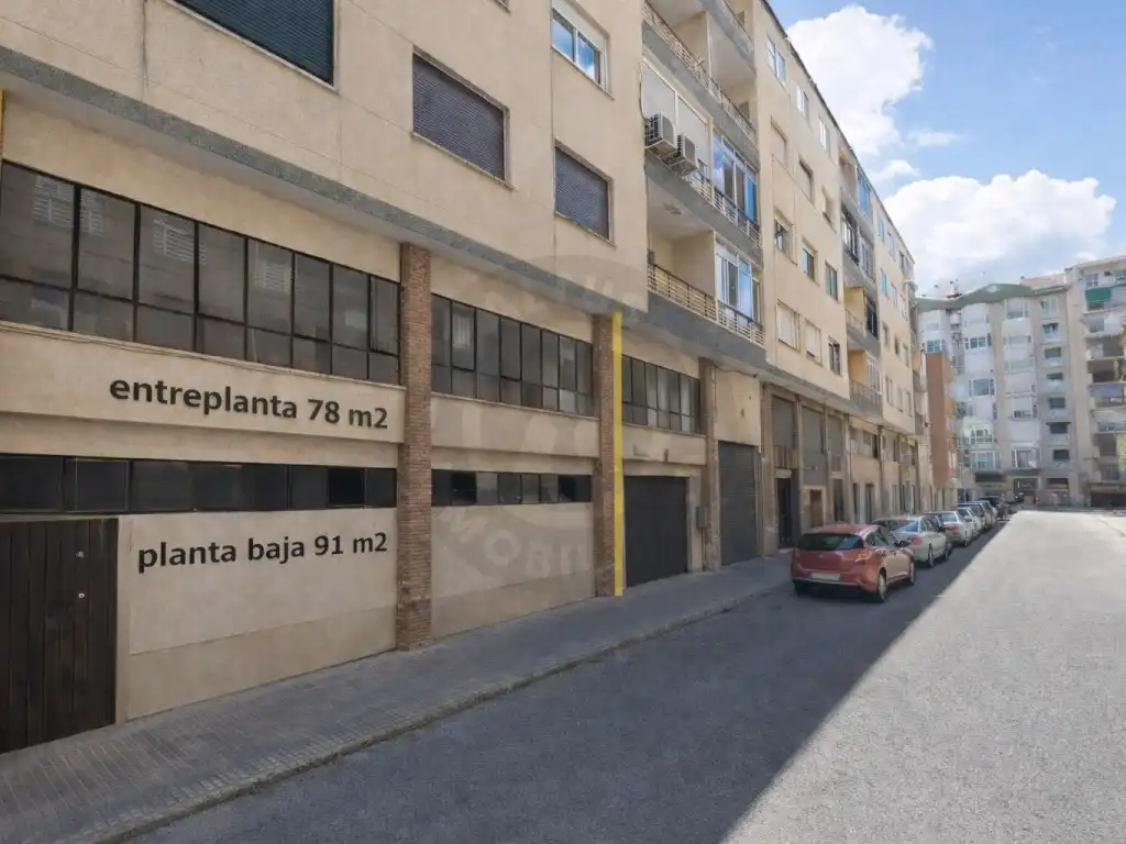 Local comercial en venta en Calle Medico Sorapan