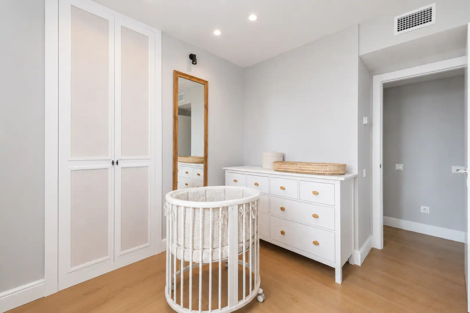 Bedroom of Flat for sale in Tres Cantos  with Air Conditioner, Heating and Terrace