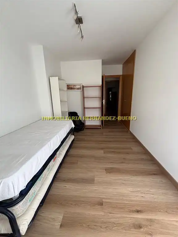 Bedroom of Flat for rent in Salamanca  with Heating, Furnished and Balcony
