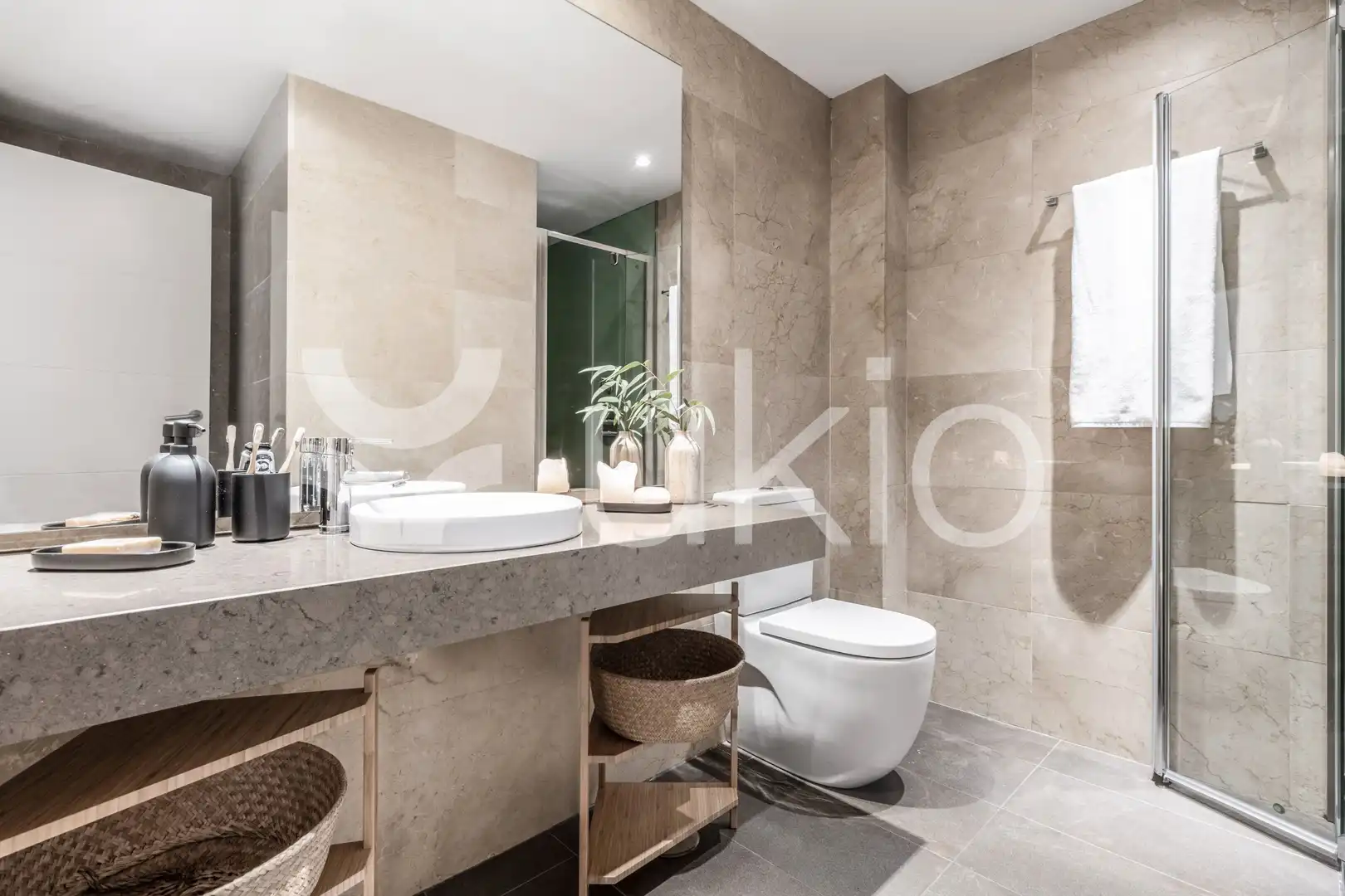 Bathroom of Apartments for rent in Madrid  with Air Conditioner, Heating and Furnished