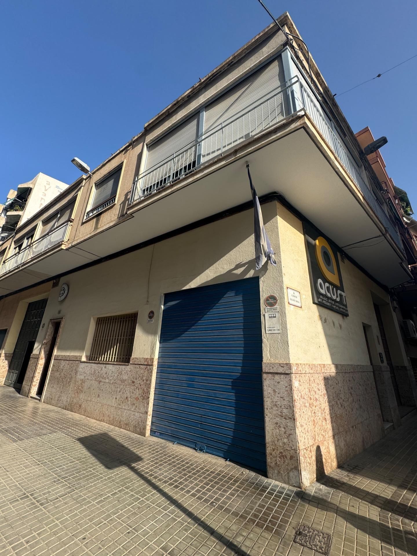 Vista exterior de Edifici en venda en Elche / Elx