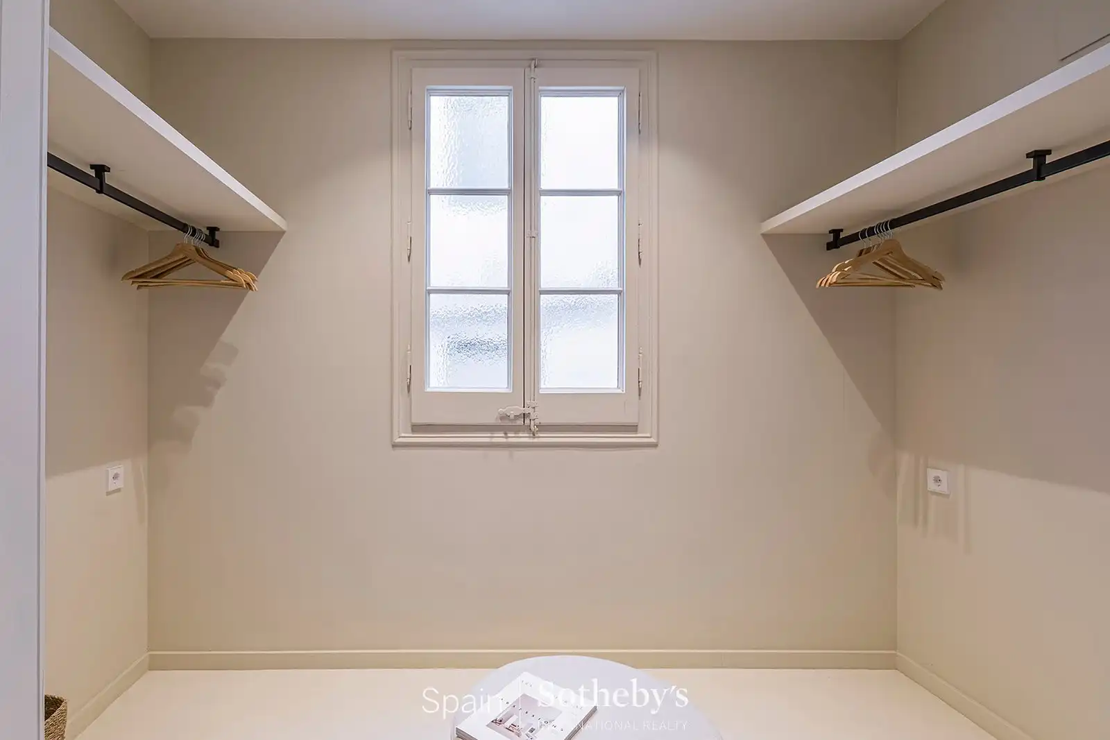 Apartments for sale in Barcelona  with Air Conditioner and Heating