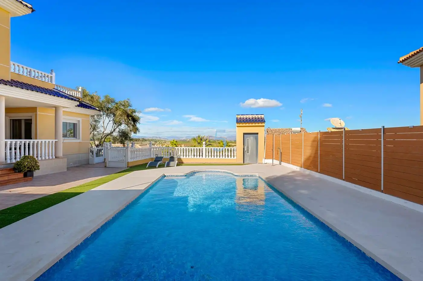Piscina de Pis en venda en San Miguel de Salinas amb Aire condicionat, Calefacció i Terrassa