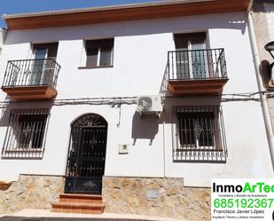 Vista exterior de Casa o xalet en venda en Illora amb Aire condicionat i Balcó