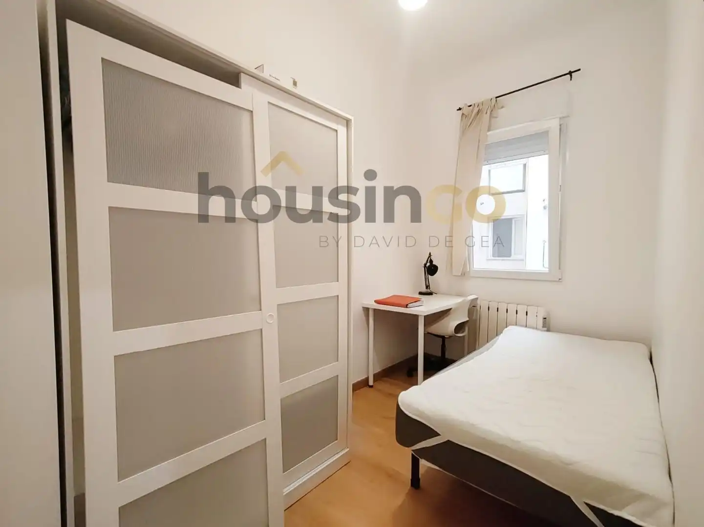 Bedroom of Flat for rent in Madrid  with Heating and Furnished