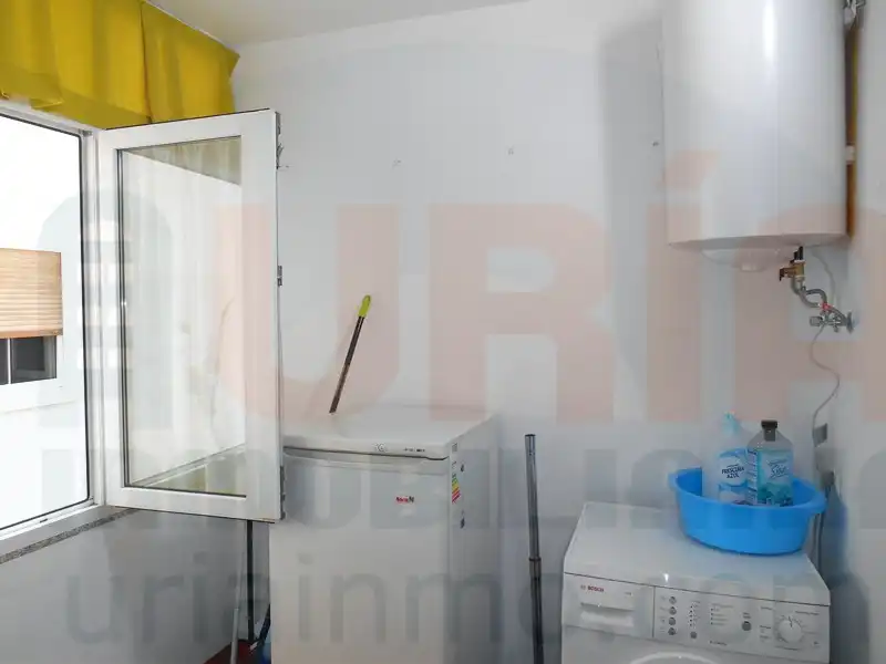 Cocina de Piso en venta en Oviedo  con Calefacción, Trastero y Amueblado