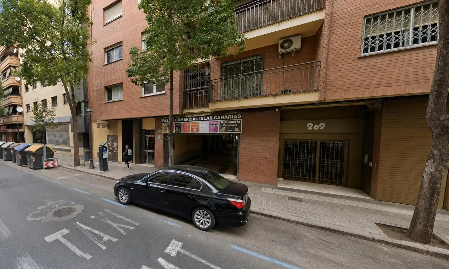 Vista exterior de Local de lloguer en Valencia amb Aire condicionat