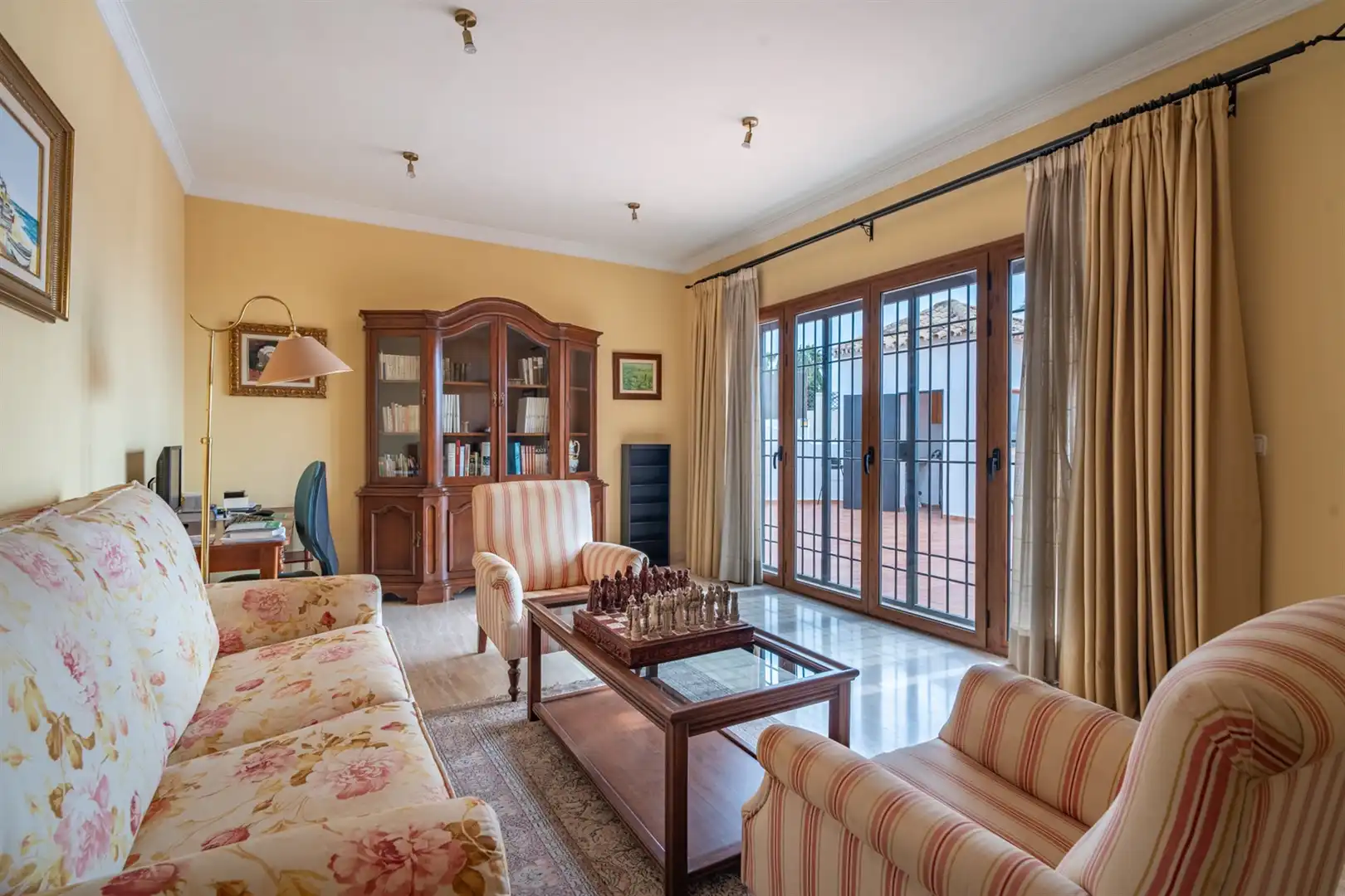 Sala d'estar de Casa o xalet en venda en Málaga amb Terrassa