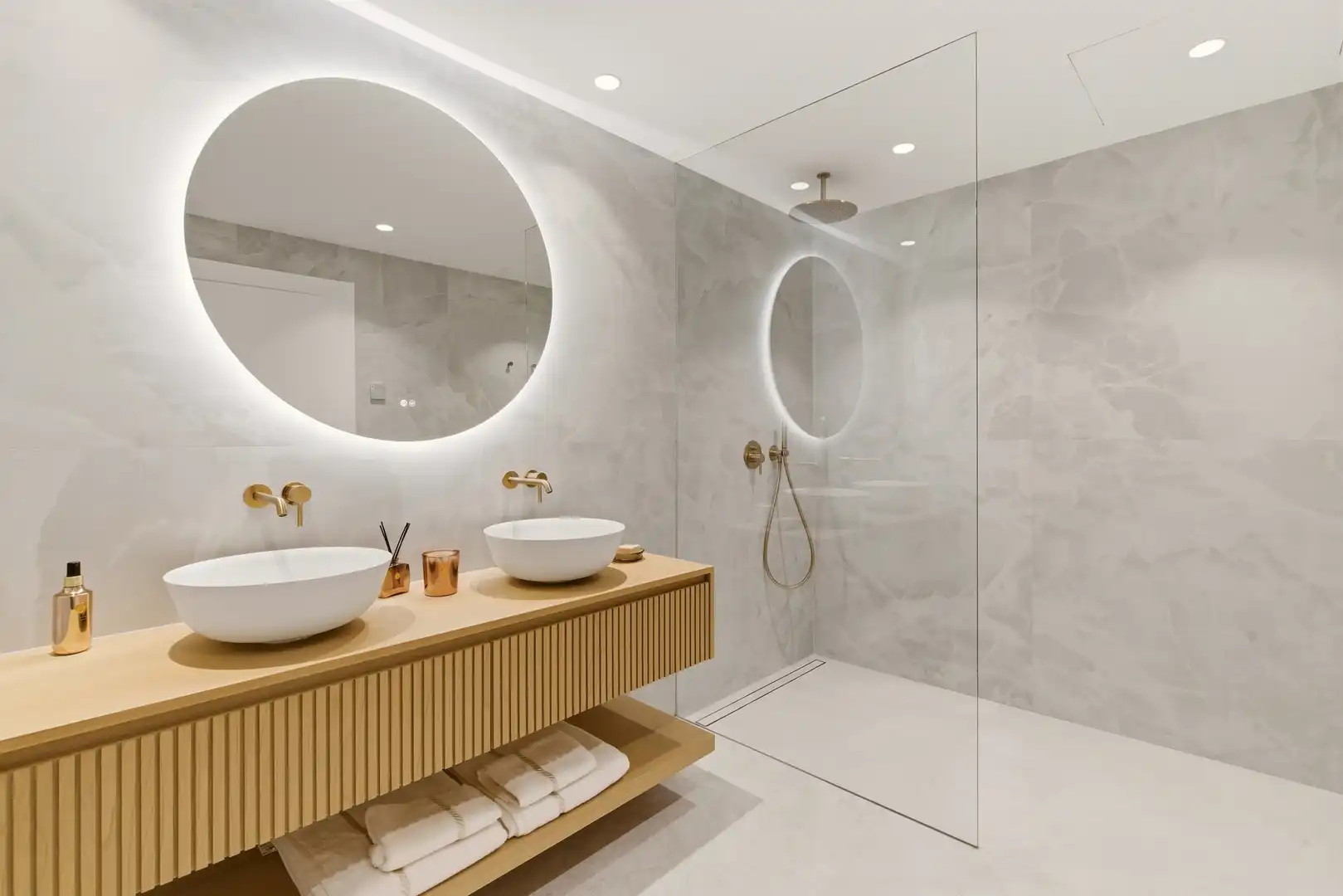 Bathroom of Attic for sale in Estepona  with Air Conditioner, Heating and Terrace
