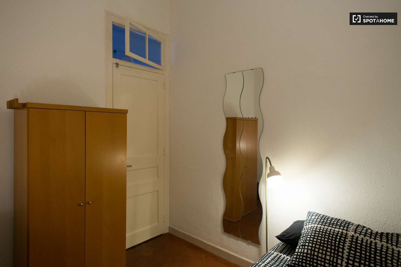Bedroom of Flat to share in  Barcelona Capital  with Air Conditioner and Terrace