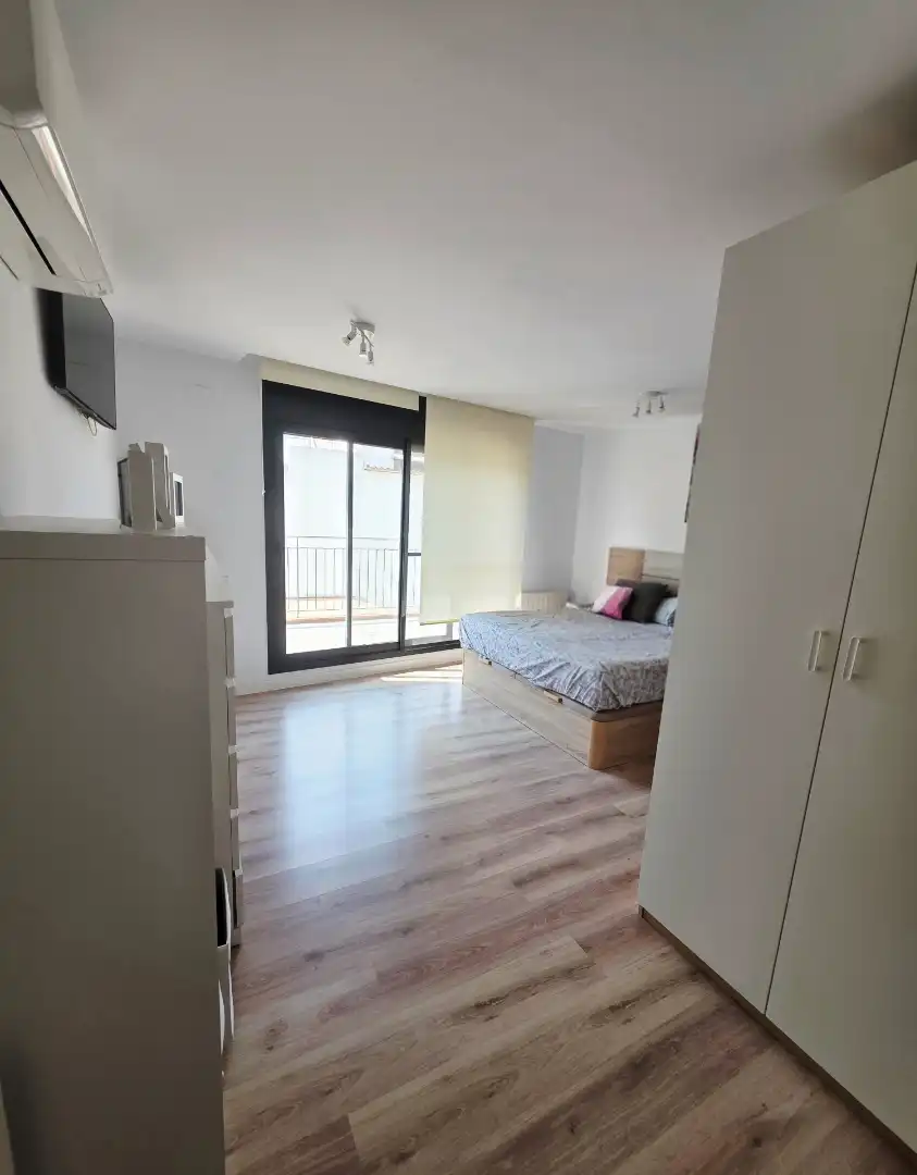 Habitación de Casa adosada en venta en Terrassa con Aire acondicionado, Calefacción y Parquet