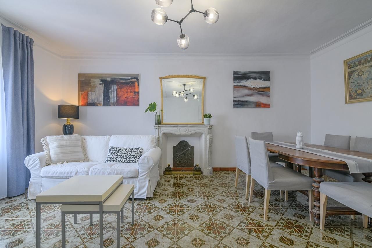 Sala d'estar de Pis en venda en  Barcelona Capital amb Balcó