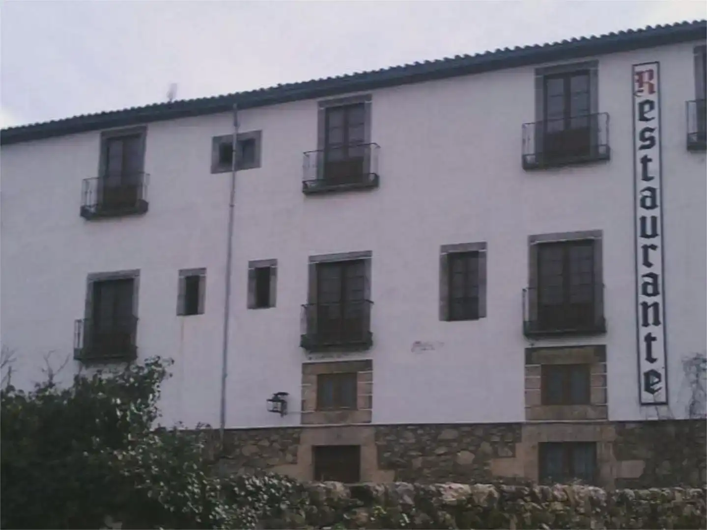 Vista exterior de Pis en venda en Candelario amb Jardí privat, Traster i Moblat