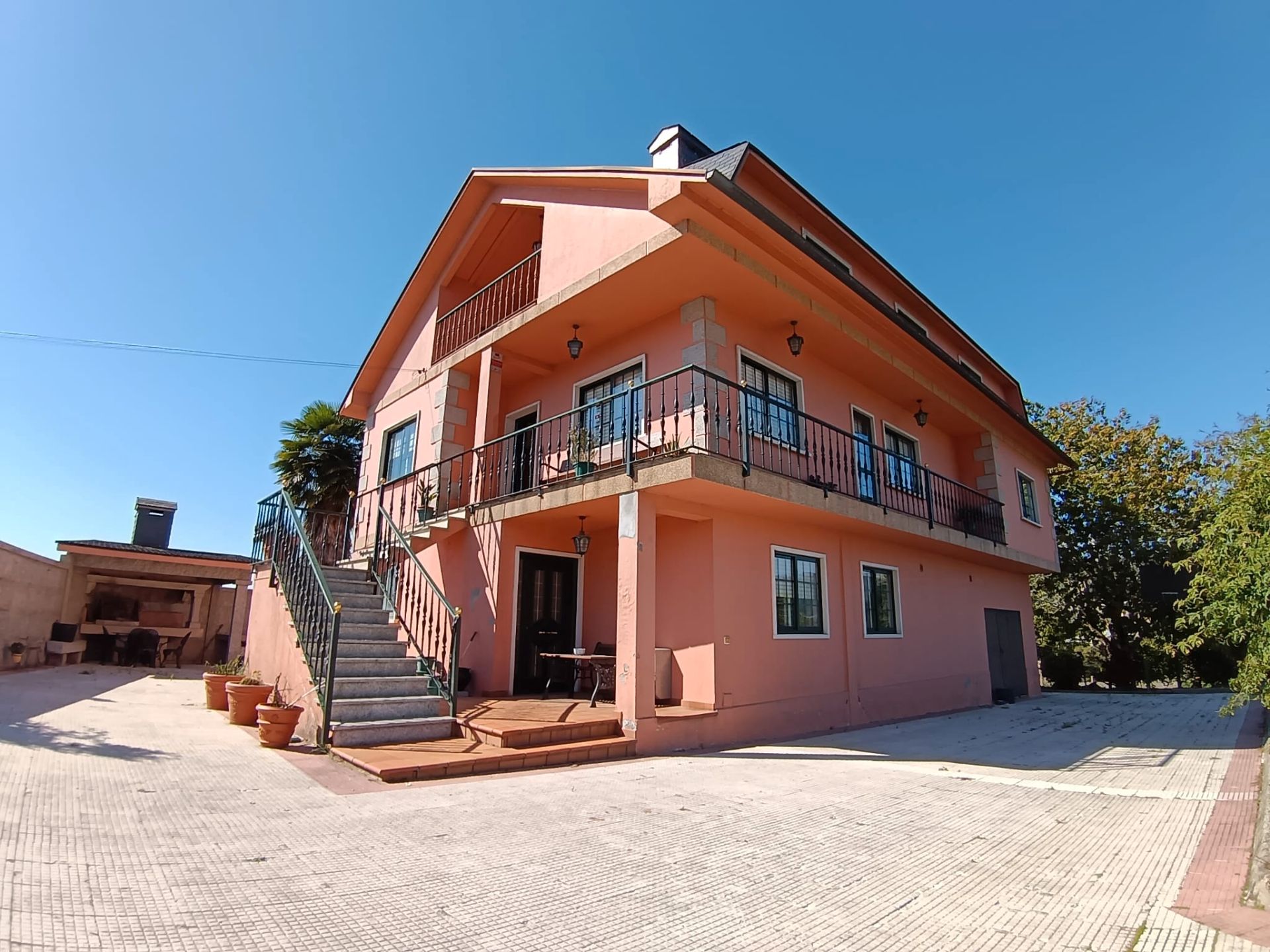 Exterior view of House or chalet for sale in Pontevedra Capital   with Heating, Private garden and Parquet flooring