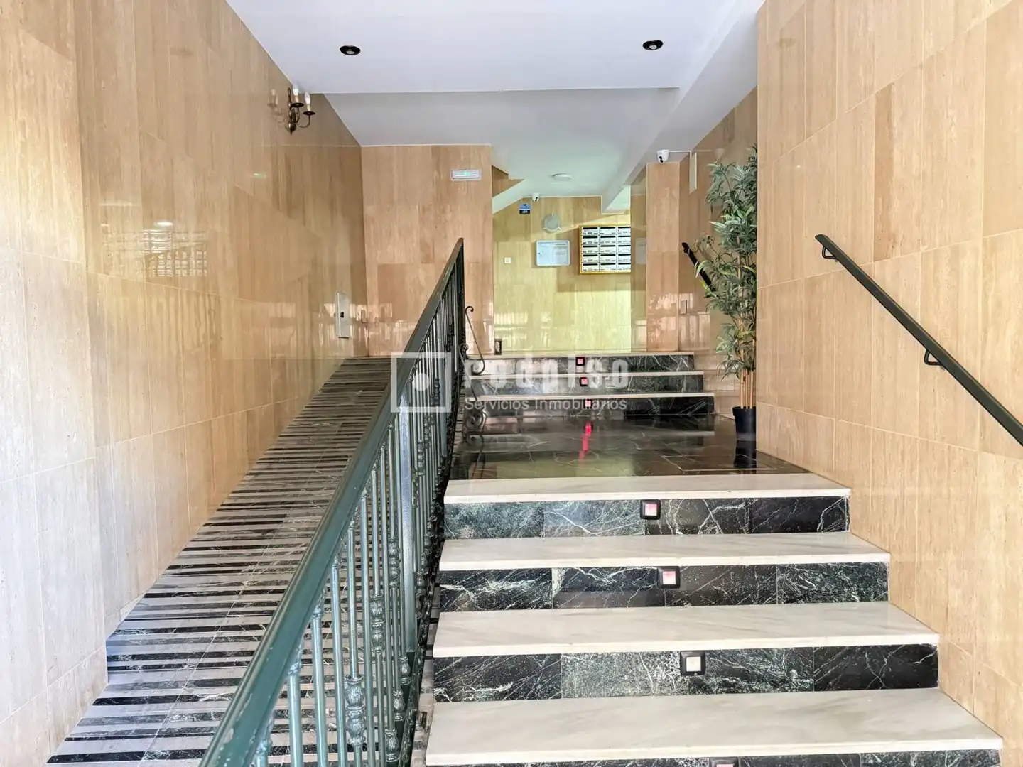 Piso en venta en Parque Ayala - Jardín de la Abadía - Huelín