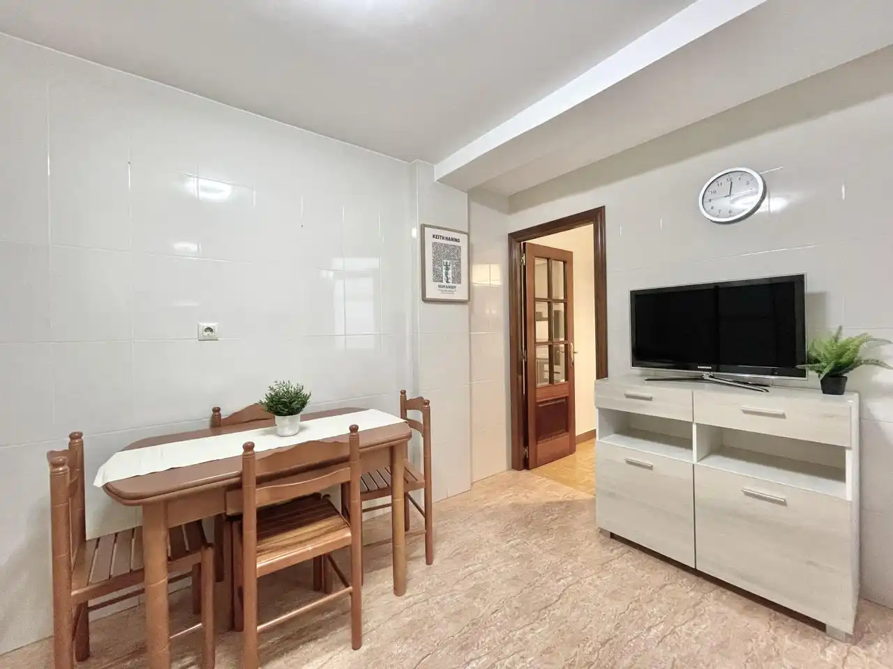 Sala d'estar de Pis de lloguer en A Coruña Capital  amb Calefacció, Parquet i Moblat