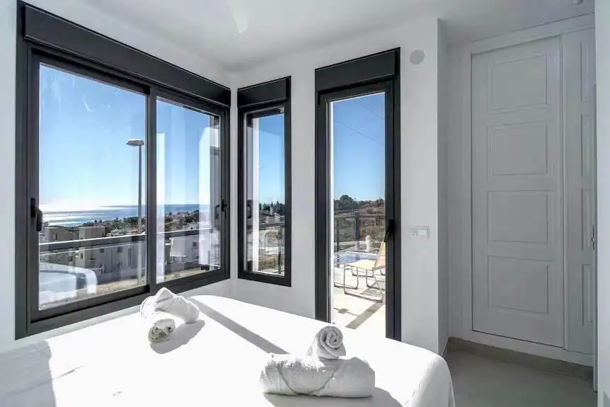 Habitación de Casa o chalet en venta en Nerja con Aire acondicionado y Piscina
