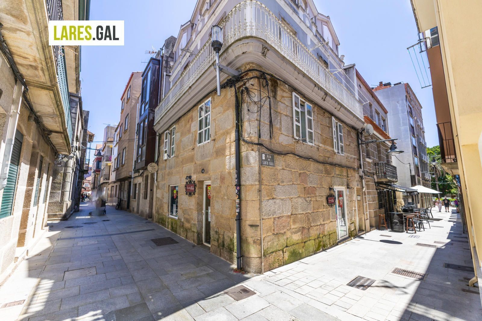 Vista exterior de Local de lloguer en Cangas 