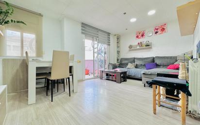 Living room of Flat for sale in Terrassa  with Air Conditioner, Heating and Balcony