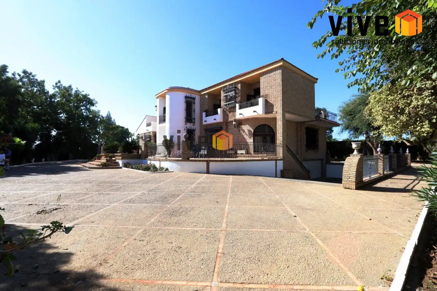 Garden of Houses for sale in Espartinas  with Air Conditioner, Heating and Terrace