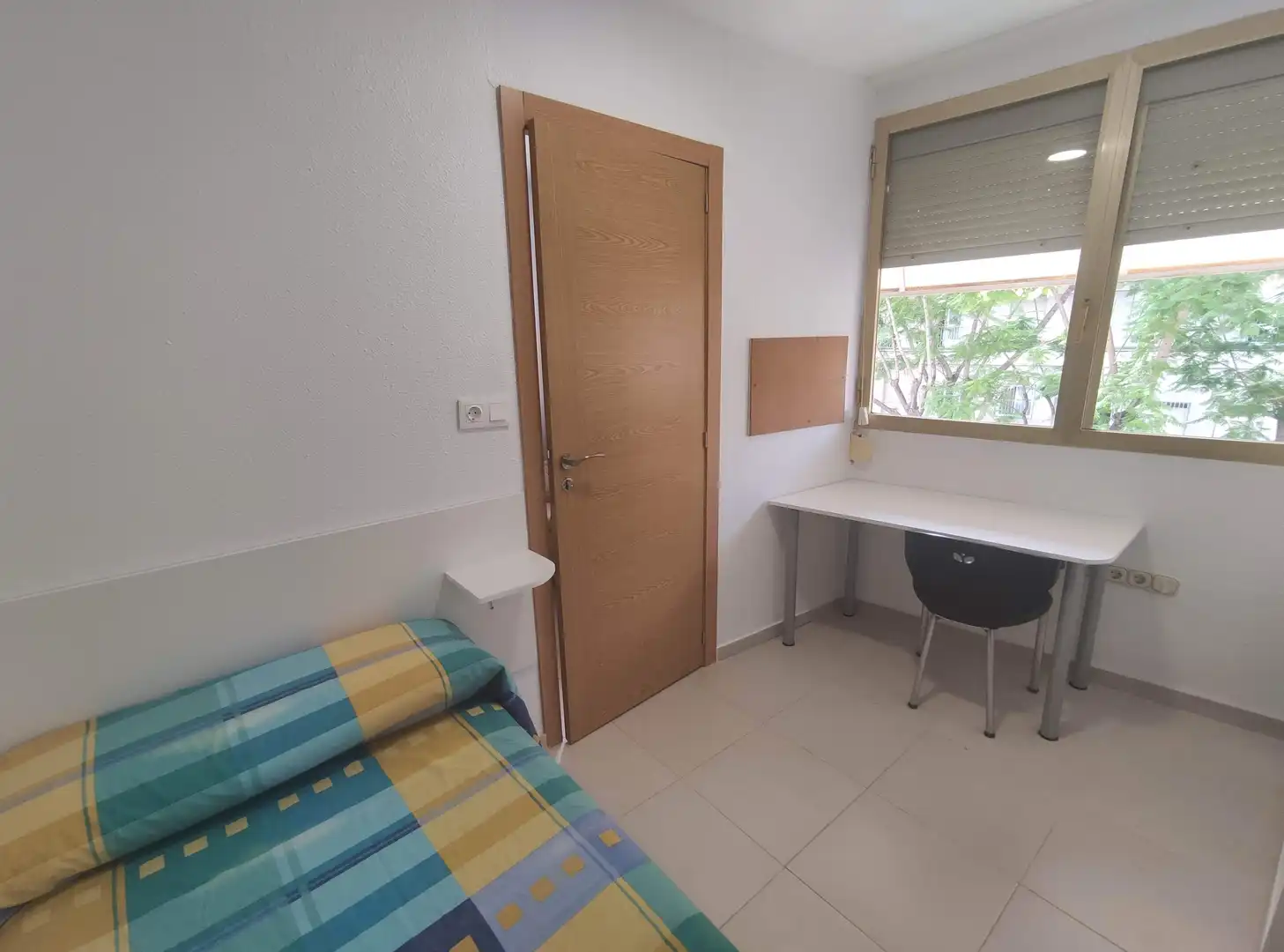Room in Plaza Crevillente - Antiguos Juzgados - El Asilo