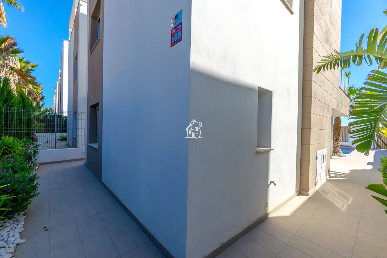 Vista exterior de Casa o chalet de alquiler en Guardamar del Segura con Aire acondicionado, Jardín privado y Terraza