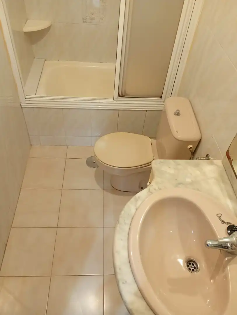 Badezimmer von Wohnung zum Verkauf in Gijón  mit Möbliert