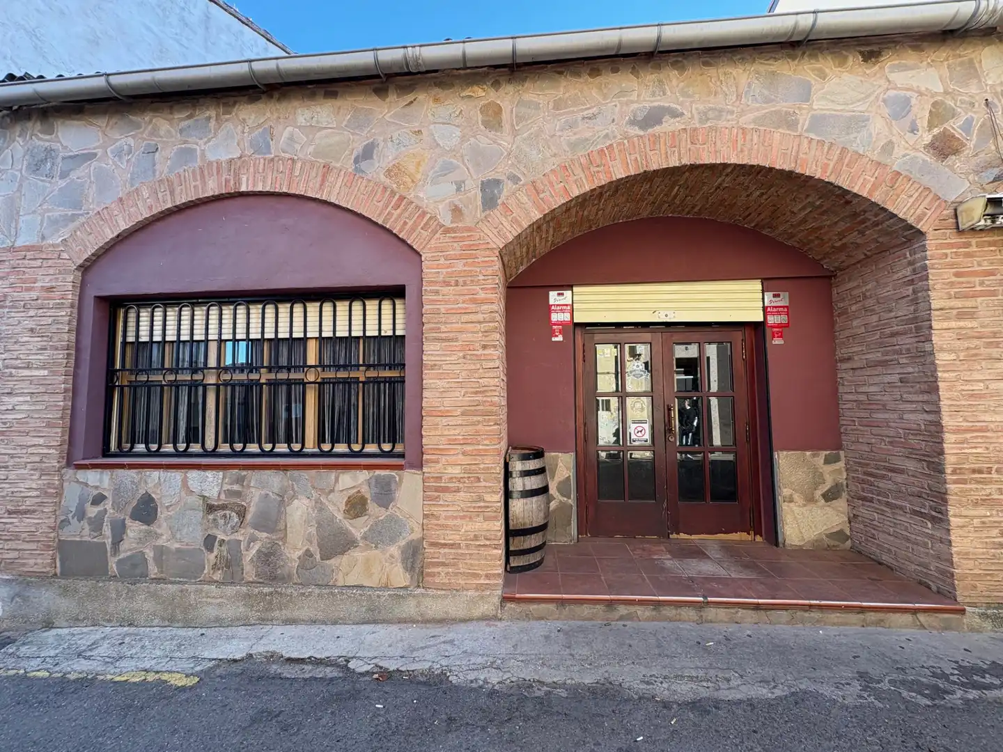 Vista exterior de Local en venda en Tudelilla amb Aire condicionat, Calefacció i Terrassa