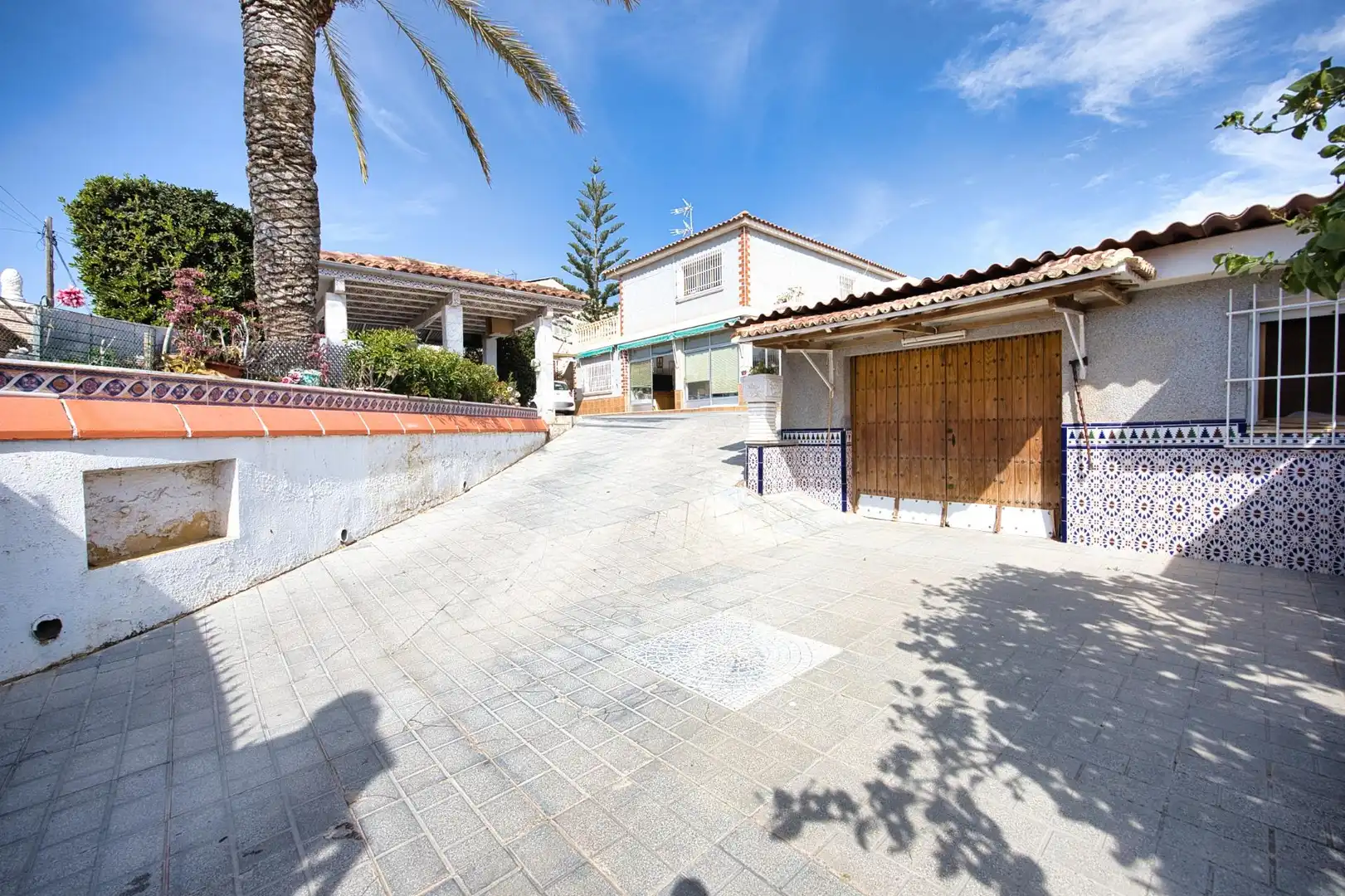 Exterior view of Houses for sale in San Vicente del Raspeig / Sant Vicent del Raspeig